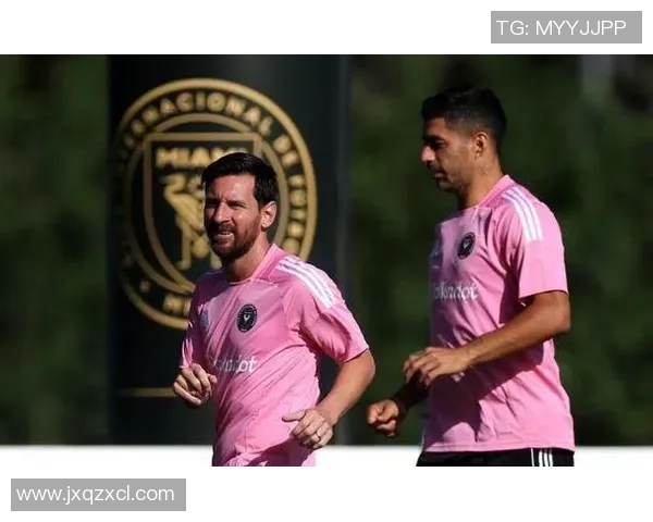 元老级足球明星重聚赛场再战青春激情引发球迷热潮 元老级足球明星重聚赛场再战青春激情引发球迷热潮