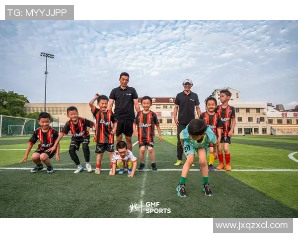 在雨天中锻炼足球技巧与团队合作的乐趣与挑战